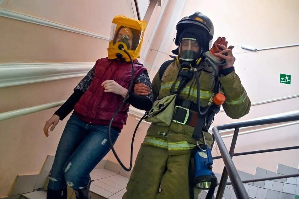 Из горящей квартиры на Союзном проспекте был спасен человек